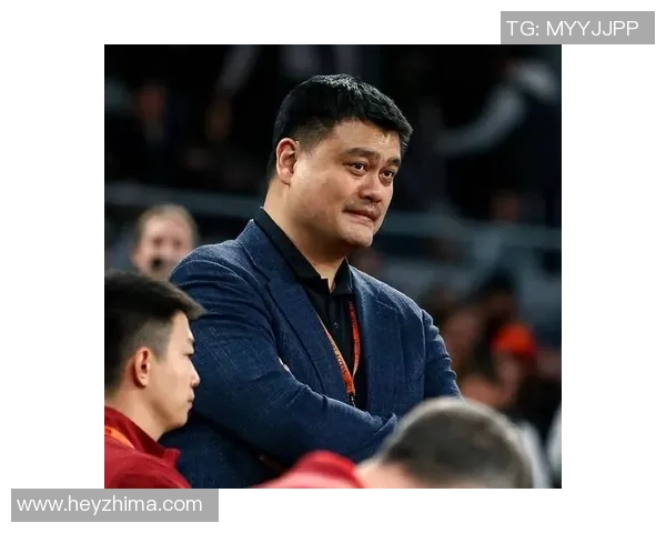 姚明在法国的篮球之旅与文化交流探索之行