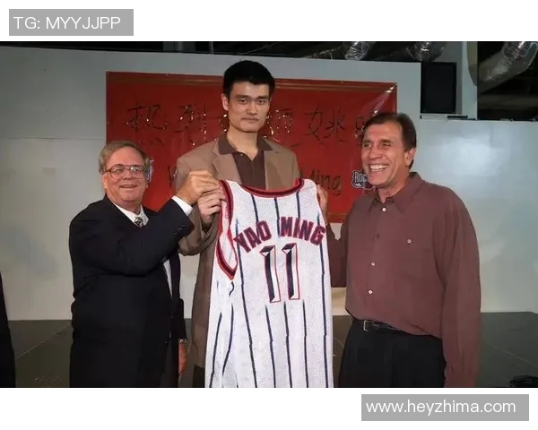 姚明植骨手术成功重返赛场的传奇故事与篮球生涯的启示