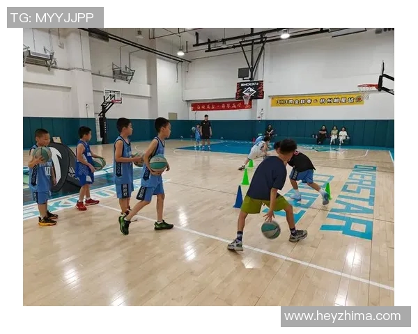 篮球明星在家打篮球的趣味时光与训练心得分享